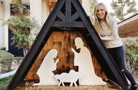 10 Ways To Create An Outdoor Nativity Scene