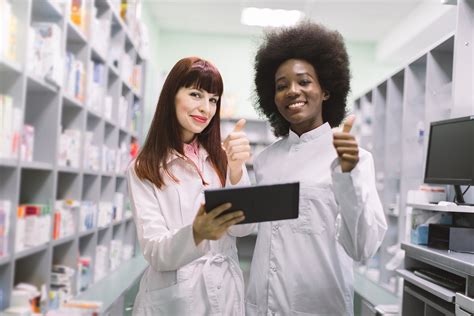 3 Ways Pharmacy Techs Can Succeed Without A Degree