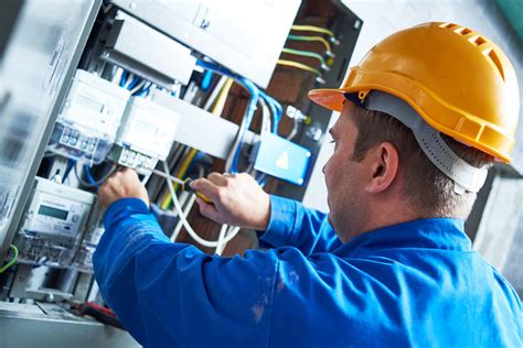 5 Essential Tips For Electrical Maintenance Techs