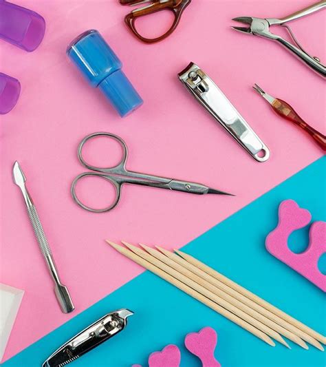 5 Essential Tools In A Nail Tech Case