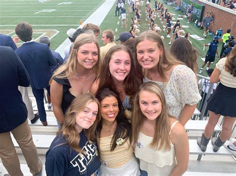 5 Ways Alpha Xi Delta Enhances Georgia Tech Experience