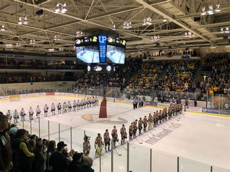 5 Ways To Cheer On Michigan Tech Hockey Playoffs