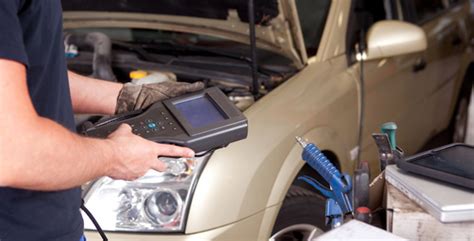 5 Ways To Diagnose Car Issues With National Auto Tech