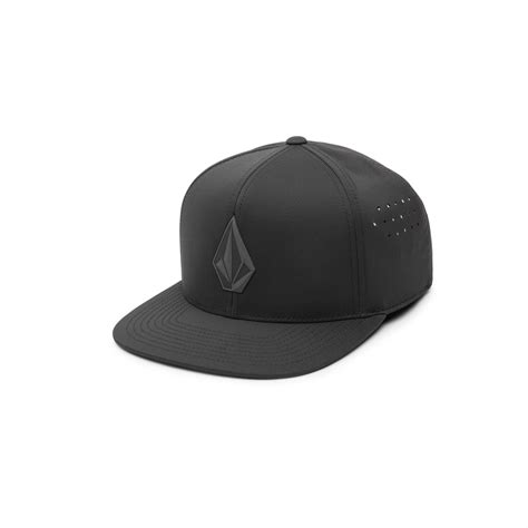 5 Ways To Rock The Volcom Stone Tech Snapback