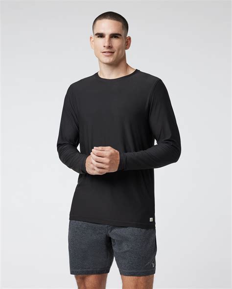 5 Ways To Style A Long Sleeve Strato Tech Tee