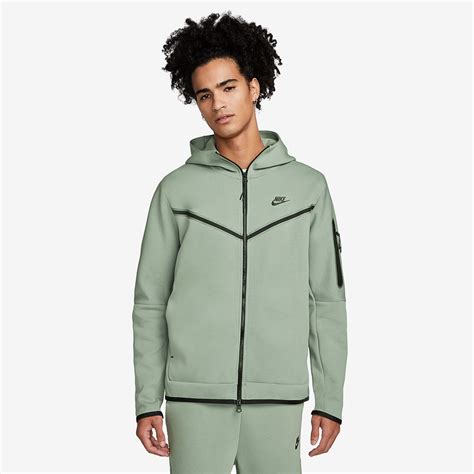 5 Ways To Style Nike Tech Fleece Mica Green