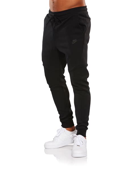 Best Mens Black Tech Pants For Versatile Style