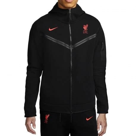 Liverpool Nike Tech Fleece Junior: Style And Comfort Combined