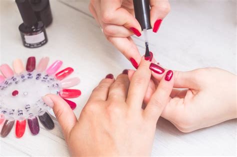 Nail Tech Schools In Knoxville, Tn: Top Options