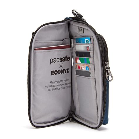 Pacsafe Daysafe Anti-Theft Crossbody Bag Review