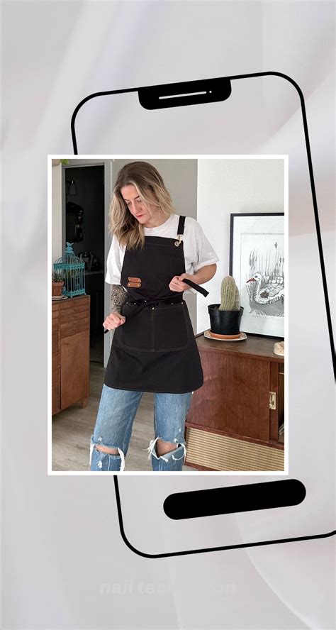 Protect Your Clothes With A Nail Tech Apron