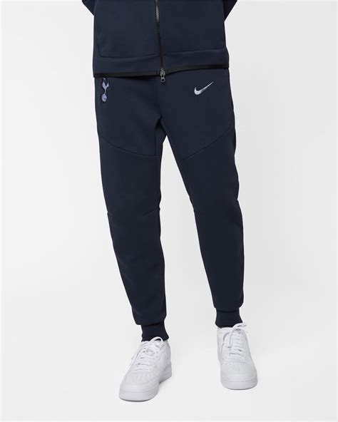 Spurs Tech Fleece: Warmth Meets Style